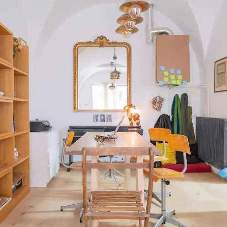 Grand Duplex Montmartre Apartment *